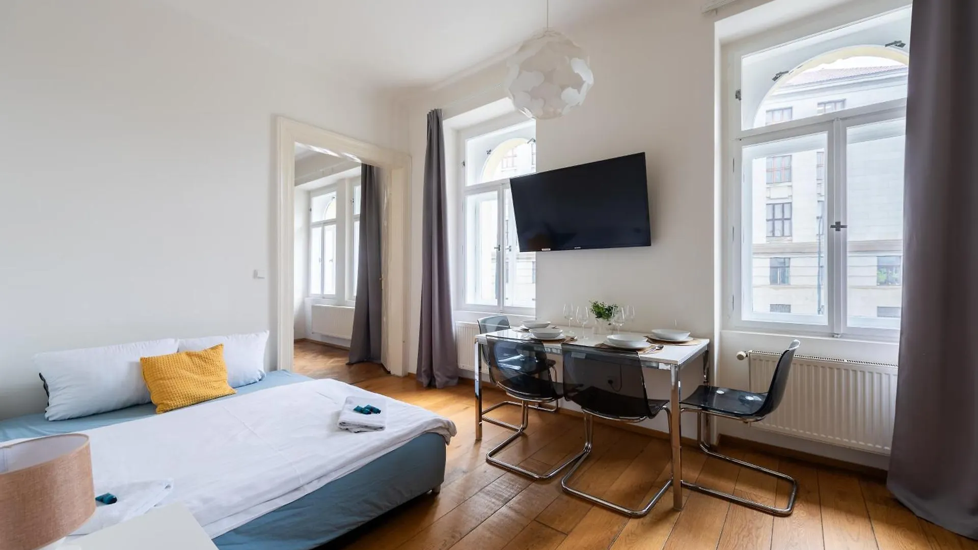Tesnov Residence Apartments Prag 2*,